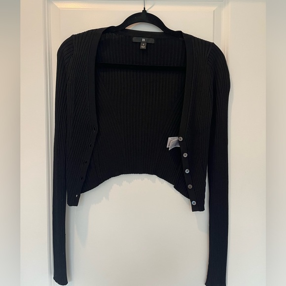 Banana Republic Sweaters - Banana Republic Carolina Cropped Cardigan. NWOT.